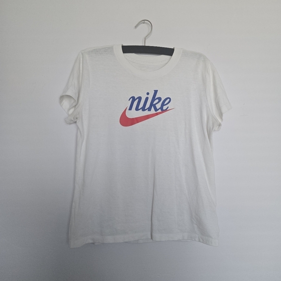 Nike Women's White T-Shirt - Picture 2 of 5